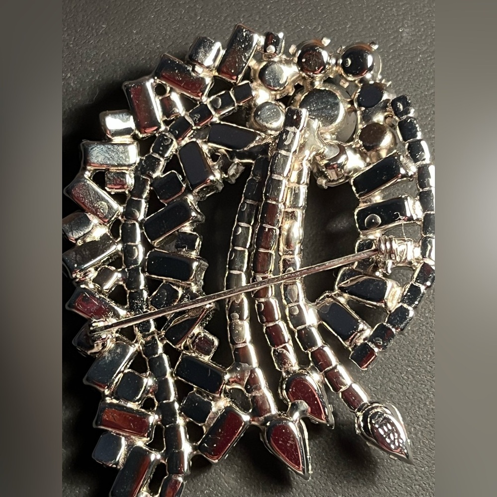 ELEGANT VINTAGE WEISS 1950s ERA RHINESTONE Brooch 💎💎💎💎💎💎💎💎💎💎💎💎💎💎💎💎💎💎💎 - Picture 7 of 7